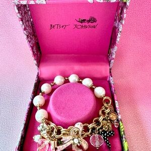 Betsey Johnson Pink and Gold Pearl Charm Bracelet, Paris Style.